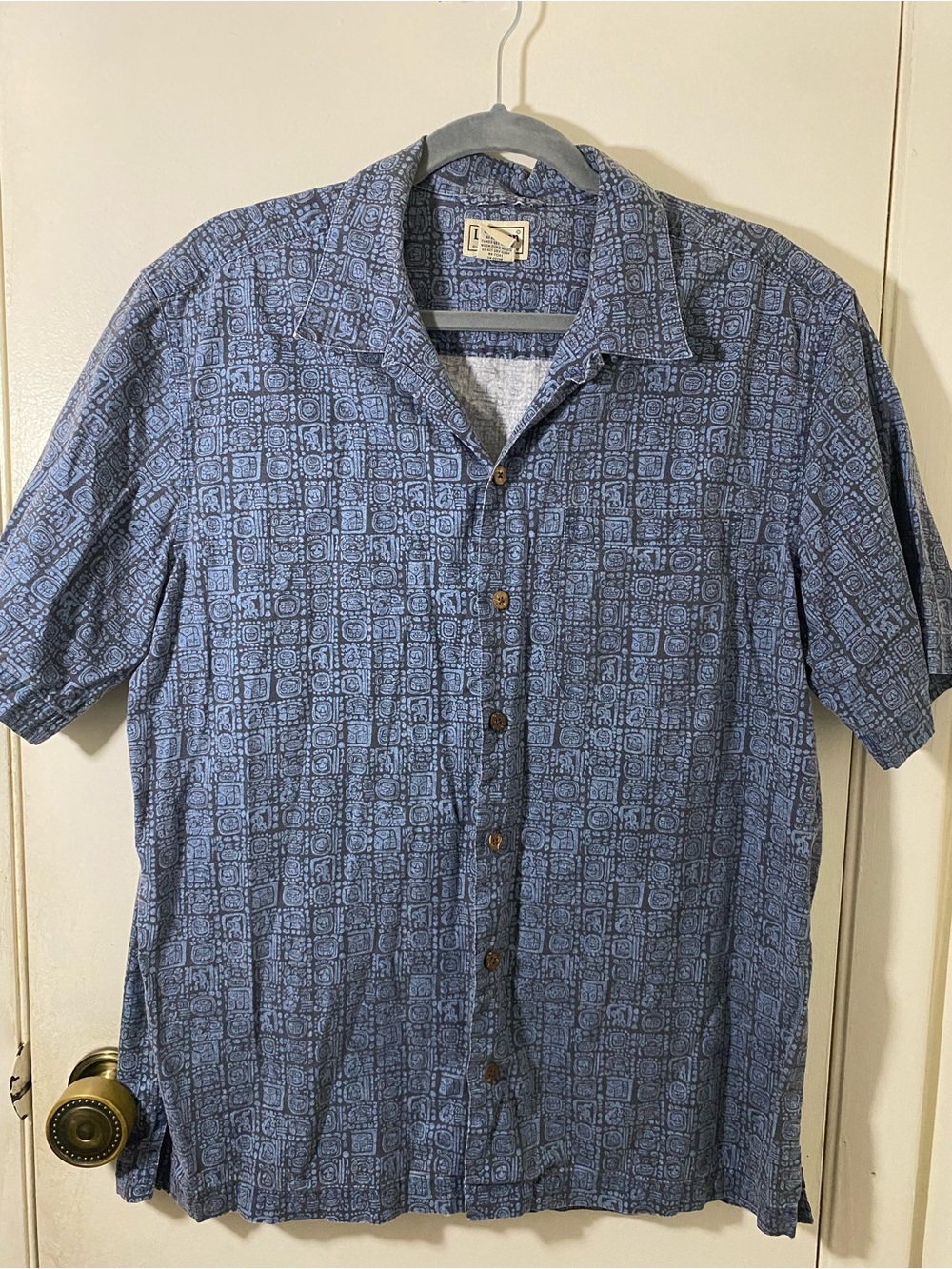 L.L. Bean Light Blue Geometric Short-Sleeve Button-Down Shirt